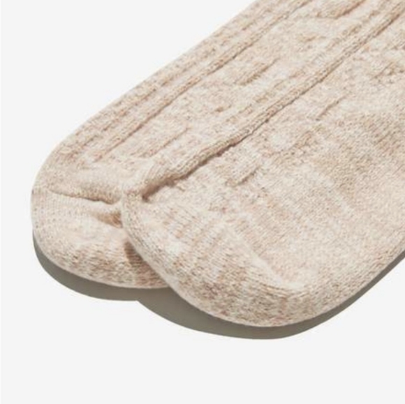 Pudus Sweater Socks NWT - Picture 3 of 6